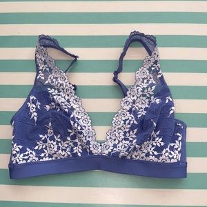 NWOT Wacoal Embrace Lace Wireless Bra 36